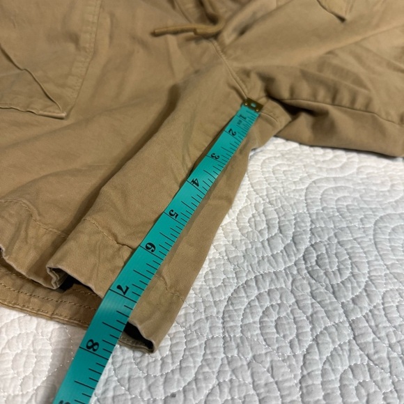 Abercrombie & Fitch Tan Cargo Shorts Lightweight Comfort - Picture 8 of 9